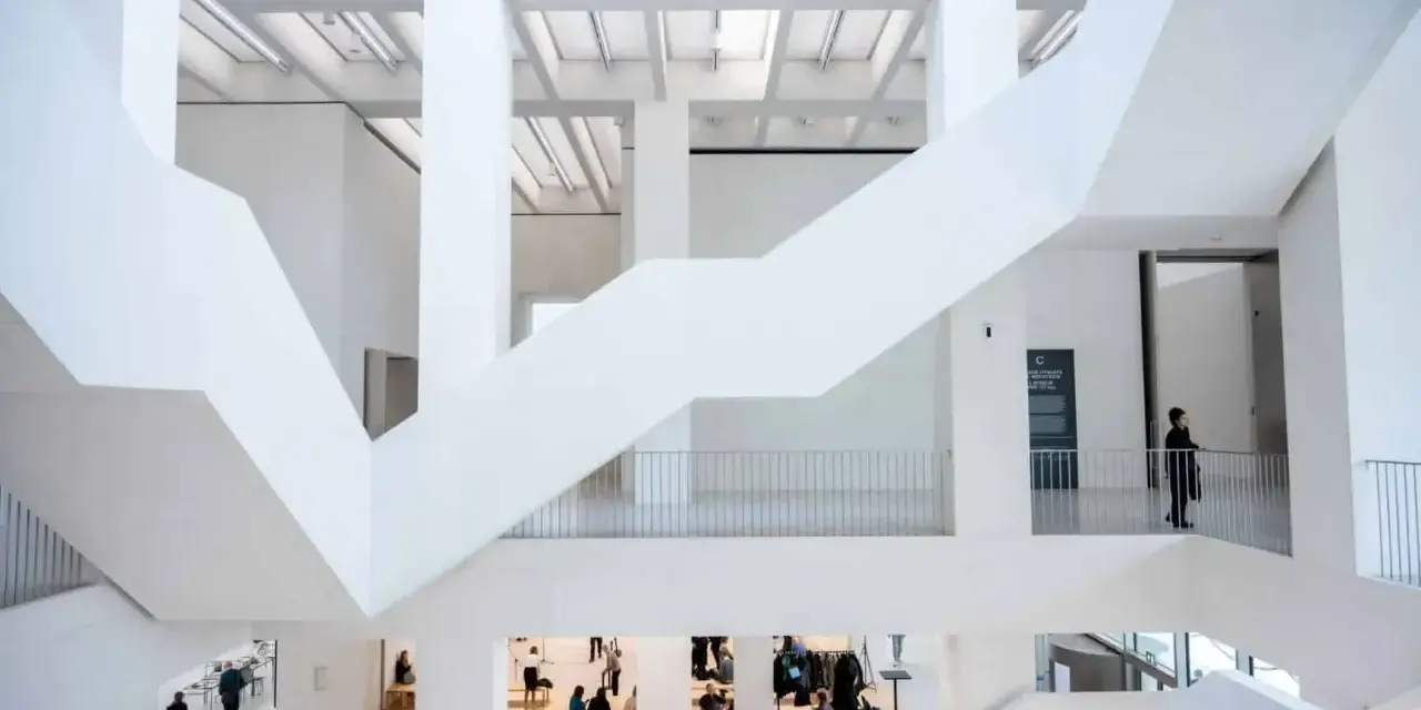 Warszawa: Galerie sztuki nowoczesnej za darmo? Twój przewodnik!