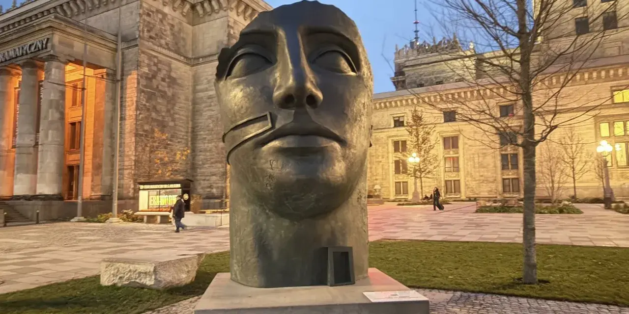 Igor Mitoraj "Helios": Symbolika, forma, gdzie podziwiać?