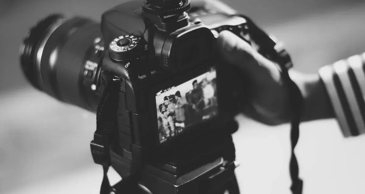 Kamera w muzeum sztuki: Fotografuj legalnie i z klasą!