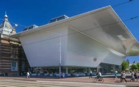 Stedelijk Museum Amsterdam: Przewodnik 2026. Co musisz wiedzieć?