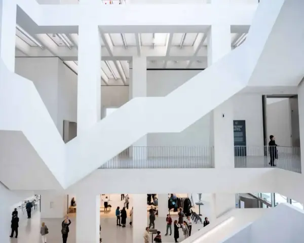 Warszawa: Galerie sztuki nowoczesnej za darmo? Twój przewodnik!