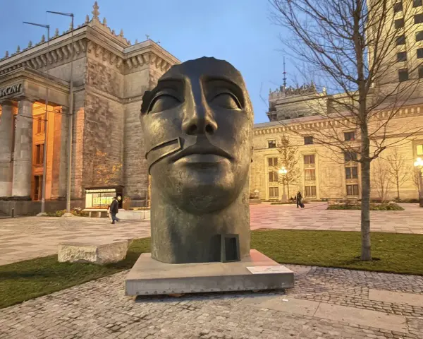Igor Mitoraj "Helios": Symbolika, forma, gdzie podziwiać?