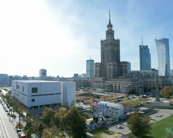 Muzeum Sztuki Nowoczesnej Warszawa: Co musisz wiedzieć przed wizytą?