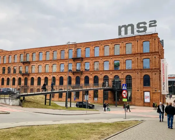 Muzeum Sztuki Łódź: ms1 czy ms2? Planuj wizytę i odkryj awangardę