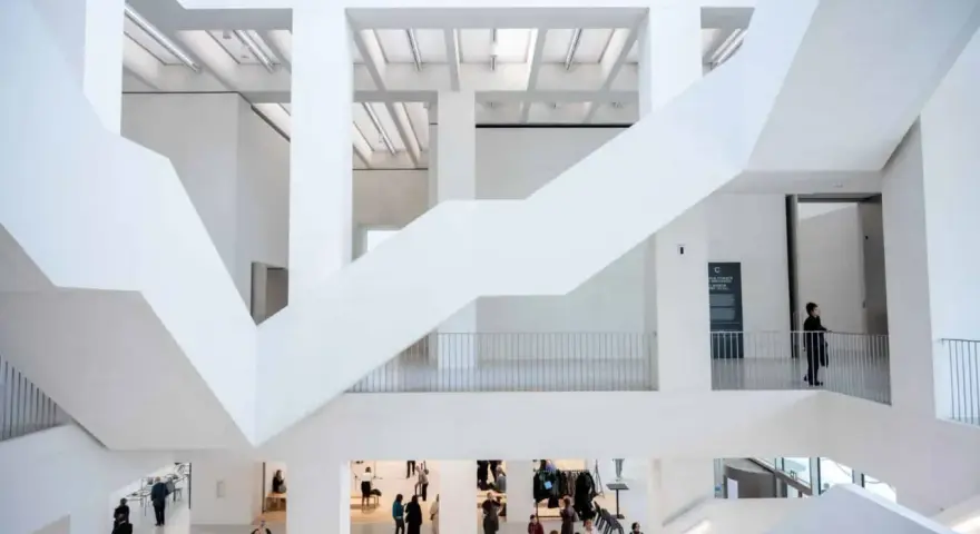 Warszawa: Galerie sztuki nowoczesnej za darmo? Twój przewodnik!