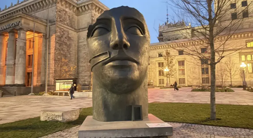 Igor Mitoraj "Helios": Symbolika, forma, gdzie podziwiać?