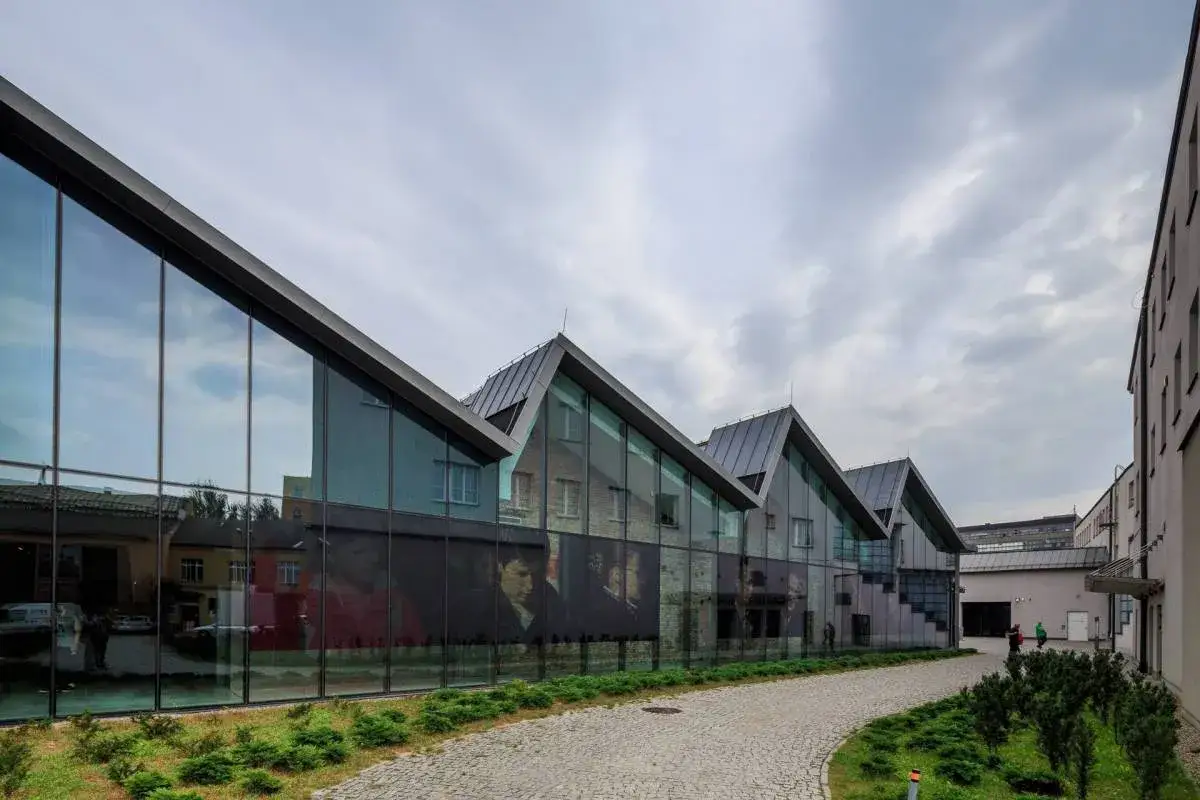 Wnętrze MOCAK Muzeum Sztuki Wsp&oacute;łczesnej Krak&oacute;w